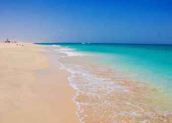 This Hawaii Paradise Was Just Named U.S. Beach of the Year