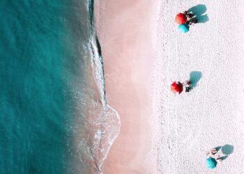 Live the life of leisure at pink beach hawaii