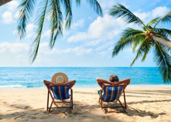 This Is How Long New Couples Should Wait Before Going on Vacation Together