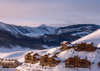 Heavy snow continues Colorado ski motels open, mountain passes closed
