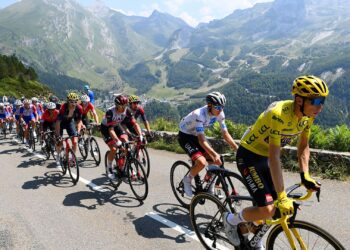 Cut hassles in a excursion with tour coverage