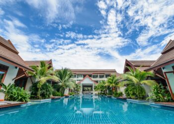 Booking to Charge Commission on Resort Fees in Major Shakeup for Hotel Revenue